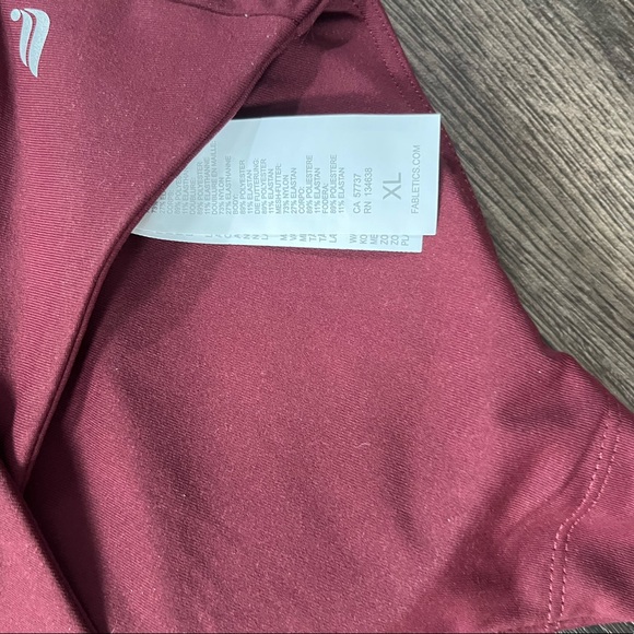 New never worn fabletics sports bra - Picture 3 of 3